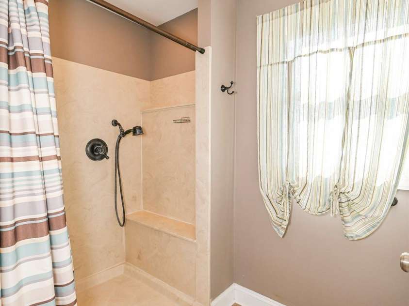5526 Old Kennedy Ford Road, Marshville, NC 28103.  MLS# CAR4427032, YatesRealty ID 53125. Primary Bath
