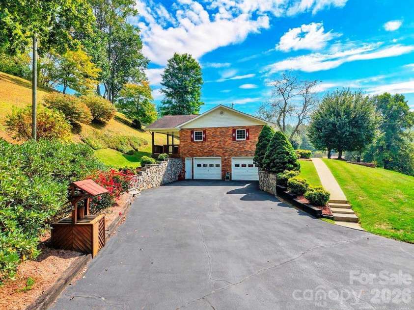6762 US Highway 421 Highway, Vilas, NC 28692.  MLS# CAR4428654, YatesRealty ID 53126. 