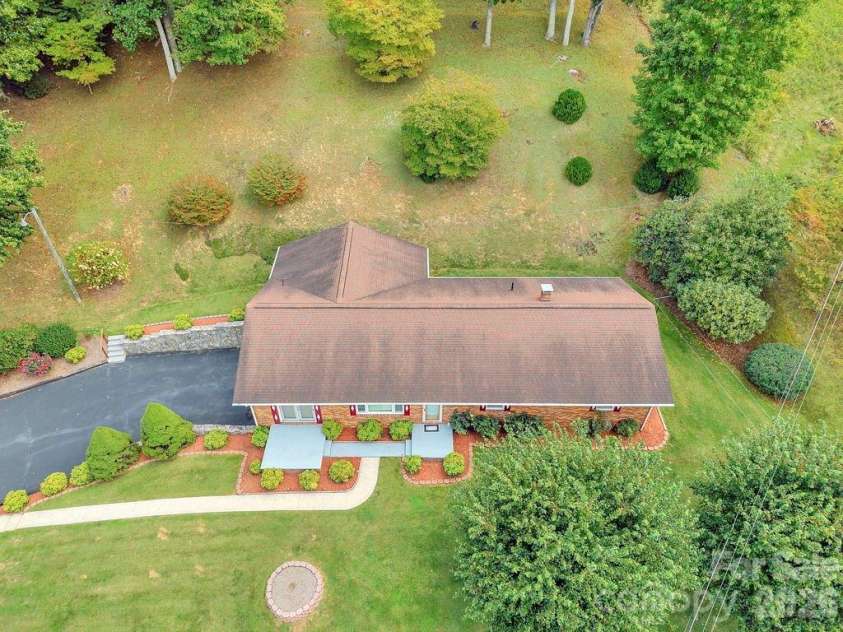 6762 US Highway 421 Highway, Vilas, NC 28692.  MLS# CAR4428654, YatesRealty ID 53126. 