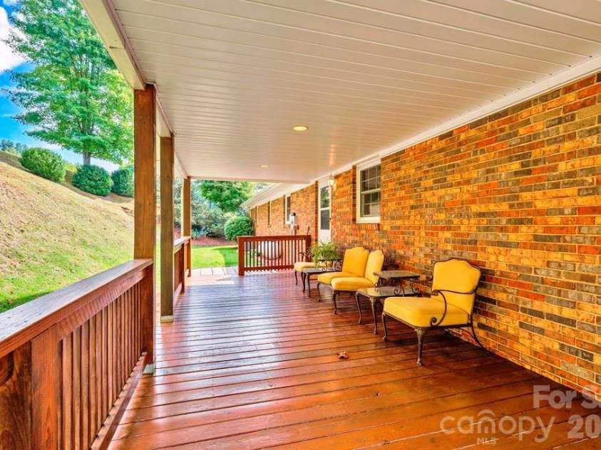 6762 US Highway 421 Highway, Vilas, NC 28692.  MLS# CAR4428654, YatesRealty ID 53126. 