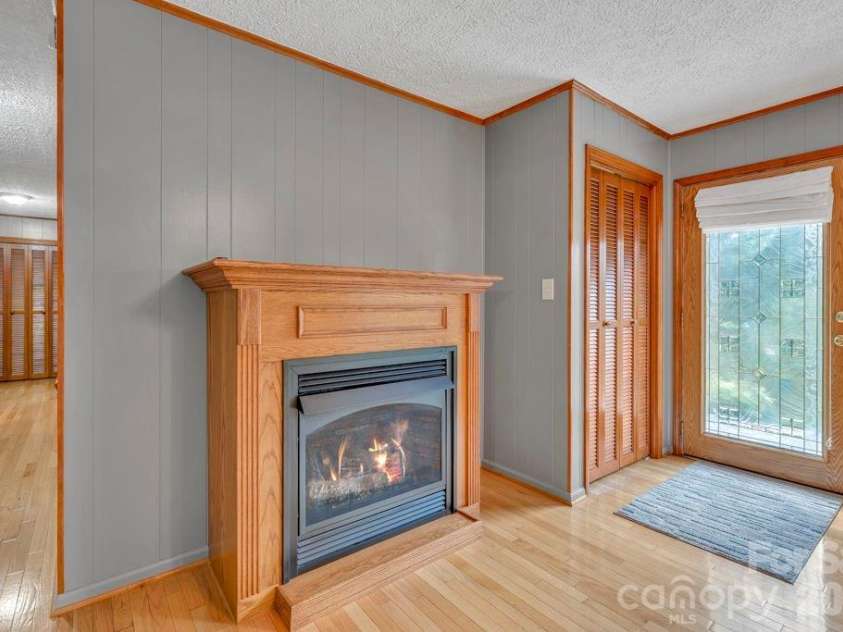 6762 US Highway 421 Highway, Vilas, NC 28692.  MLS# CAR4428654, YatesRealty ID 53126. 