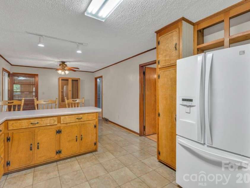 6762 US Highway 421 Highway, Vilas, NC 28692.  MLS# CAR4428654, YatesRealty ID 53126. 