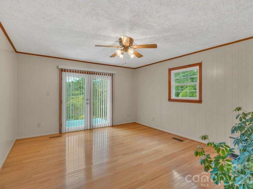 6762 US Highway 421 Highway, Vilas, NC 28692.  MLS# CAR4428654, YatesRealty ID 53126. 