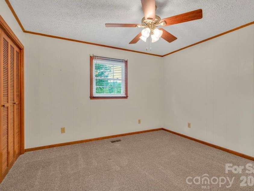 6762 US Highway 421 Highway, Vilas, NC 28692.  MLS# CAR4428654, YatesRealty ID 53126. 