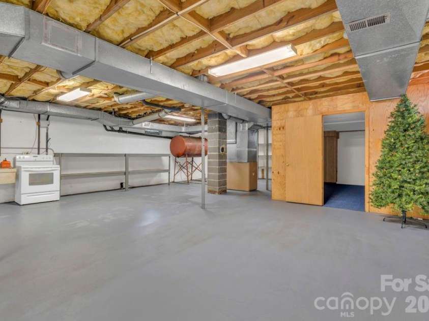 6762 US Highway 421 Highway, Vilas, NC 28692.  MLS# CAR4428654, YatesRealty ID 53126. 