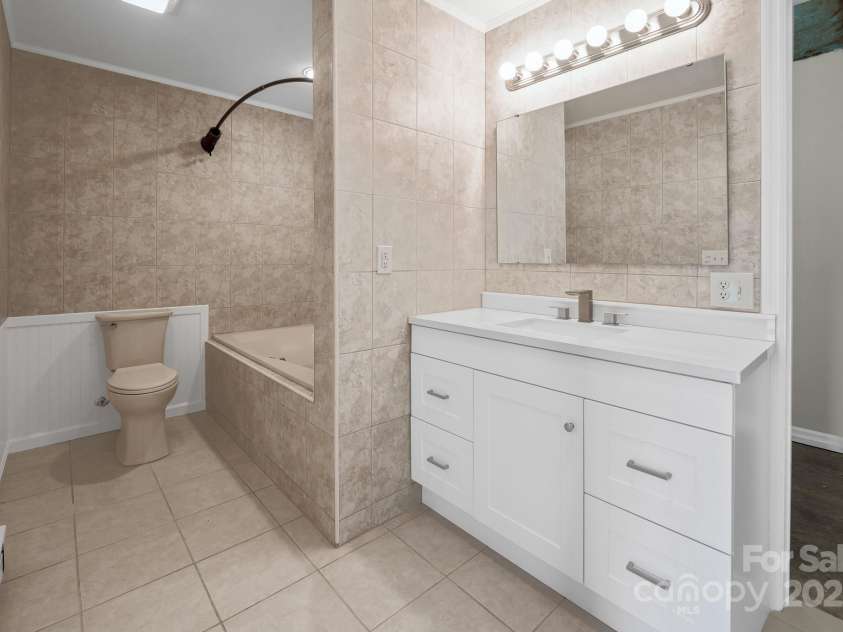 369 Highland Golf Drive, Flat Rock, NC 28731.  MLS# CAR4224826, YatesRealty ID 5313. 