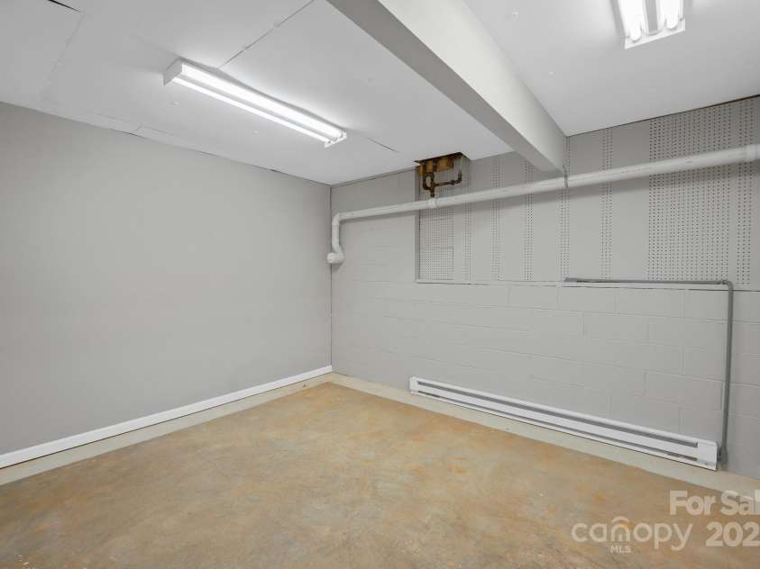 369 Highland Golf Drive, Flat Rock, NC 28731.  MLS# CAR4224826, YatesRealty ID 5313. 