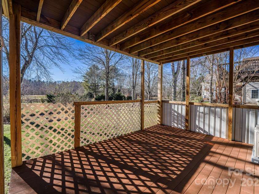 369 Highland Golf Drive, Flat Rock, NC 28731.  MLS# CAR4224826, YatesRealty ID 5313. 