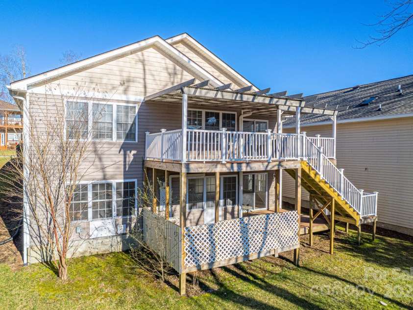 369 Highland Golf Drive, Flat Rock, NC 28731.  MLS# CAR4224826, YatesRealty ID 5313. 