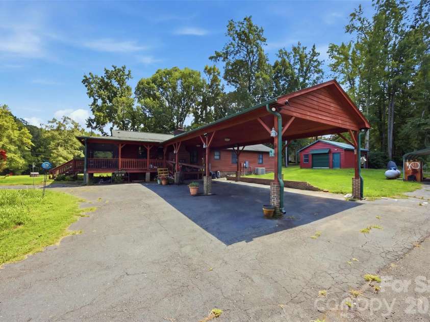 995 Bethel School Road, Clover, SC 29710.  MLS# CAR4421886, YatesRealty ID 53130. 