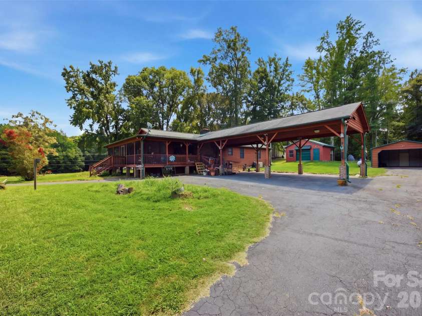995 Bethel School Road, Clover, SC 29710.  MLS# CAR4421886, YatesRealty ID 53130. 