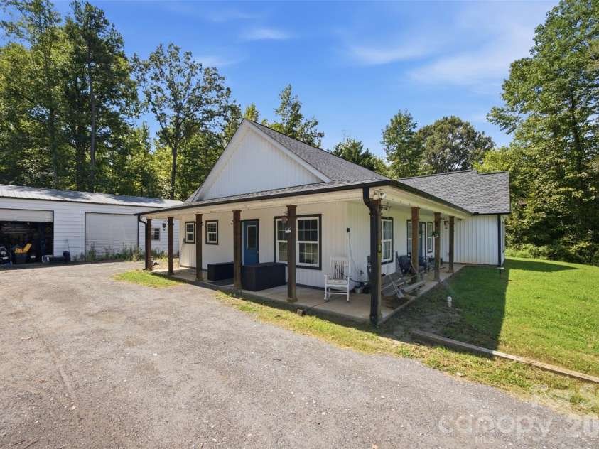 995 Bethel School Road, Clover, SC 29710.  MLS# CAR4421886, YatesRealty ID 53130. 