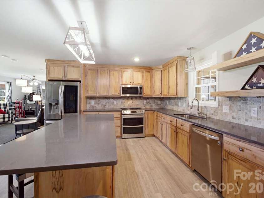 995 Bethel School Road, Clover, SC 29710.  MLS# CAR4421886, YatesRealty ID 53130. 