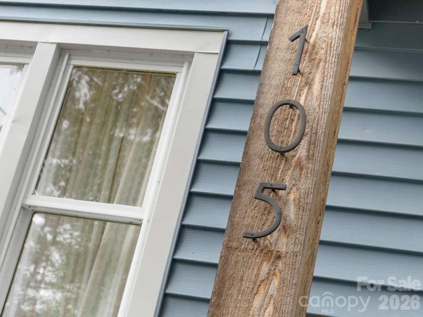 105 Robinson Avenue, Brevard, NC 28712.  MLS# CAR4427338, YatesRealty ID 53132. 105 Robinson