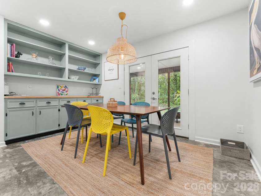 105 Robinson Avenue, Brevard, NC 28712.  MLS# CAR4427338, YatesRealty ID 53132. Dining Area and Bar