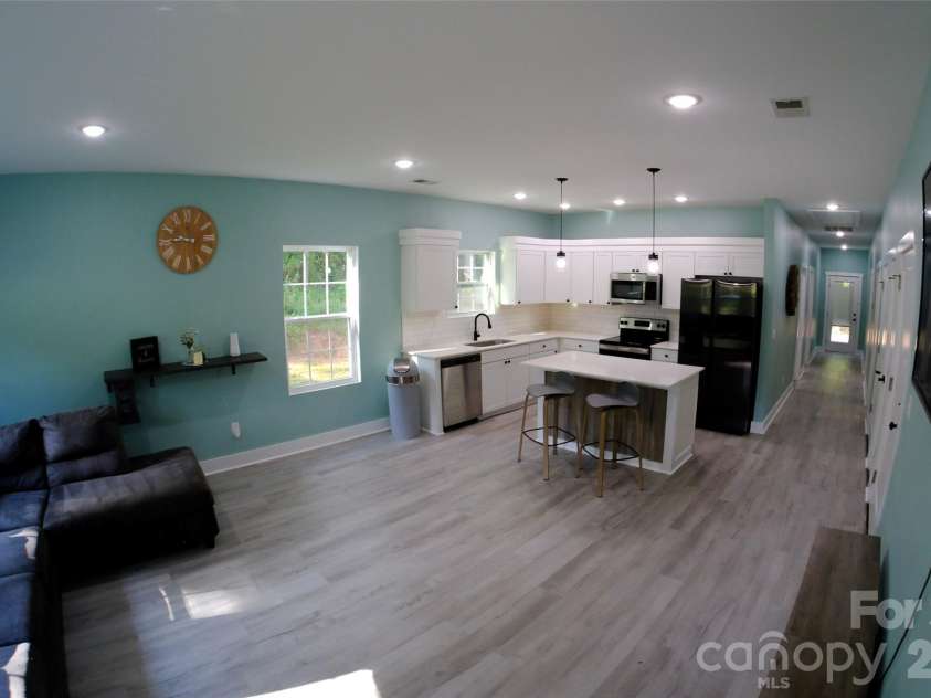 524 Asbury Drive, Landrum, SC 29356.  MLS# CAR4428631, YatesRealty ID 53134. 