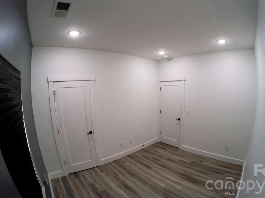524 Asbury Drive, Landrum, SC 29356.  MLS# CAR4428631, YatesRealty ID 53134. 