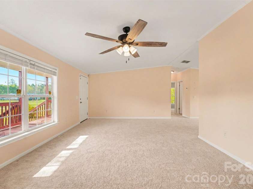 100 Acreview Lane, Maiden, NC 28650.  MLS# CAR4353849, YatesRealty ID 5314. Living room