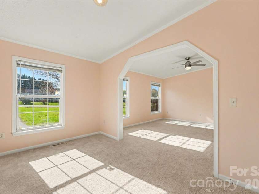 100 Acreview Lane, Maiden, NC 28650.  MLS# CAR4353849, YatesRealty ID 5314. Primary Bedroom