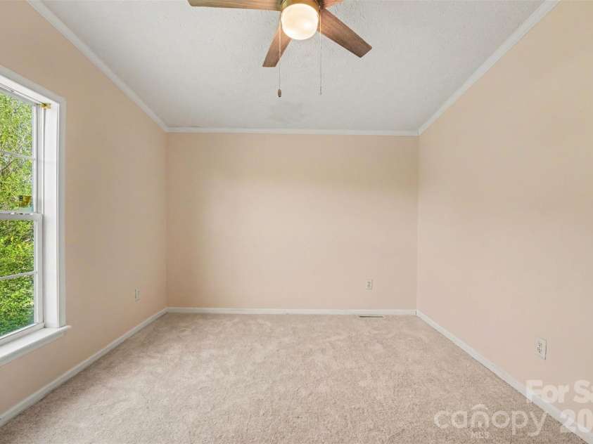 100 Acreview Lane, Maiden, NC 28650.  MLS# CAR4353849, YatesRealty ID 5314. Secondary Bedroom