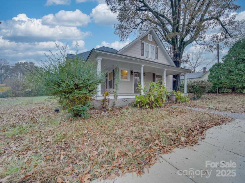 126 Division Avenue, Salisbury, NC 28144.  MLS# CAR4200804, YatesRealty ID 5314. 