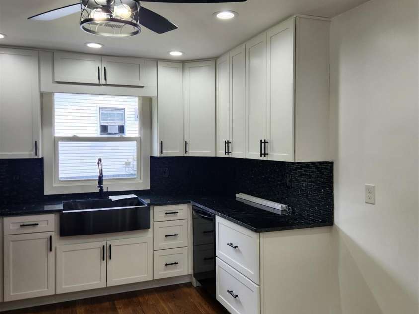 71 Hornot Circle, Asheville, NC 28806.  MLS# CAR4428572, YatesRealty ID 53141. Kitchen