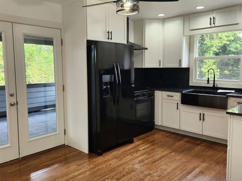 71 Hornot Circle, Asheville, NC 28806.  MLS# CAR4428572, YatesRealty ID 53141. Kitchen