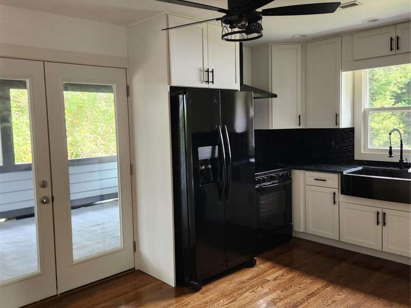 71 Hornot Circle, Asheville, NC 28806.  MLS# CAR4428572, YatesRealty ID 53141. Kitchen