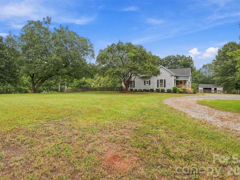 360 Oak Drive, McConnells, SC 29726.  MLS# CAR4420935, YatesRealty ID 53143. 