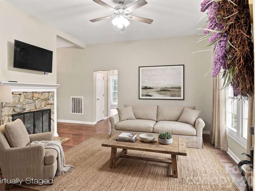 360 Oak Drive, McConnells, SC 29726.  MLS# CAR4420935, YatesRealty ID 53143. 