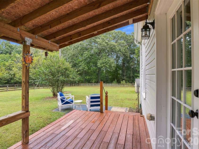 360 Oak Drive, McConnells, SC 29726.  MLS# CAR4420935, YatesRealty ID 53143. 