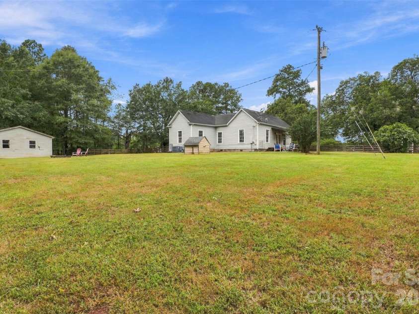 360 Oak Drive, McConnells, SC 29726.  MLS# CAR4420935, YatesRealty ID 53143. 