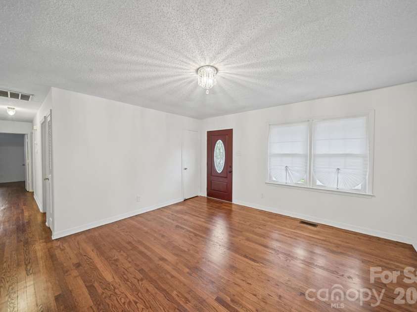 1435 Green Circle Drive, Gastonia, NC 28054.  MLS# CAR4426113, YatesRealty ID 53144. 