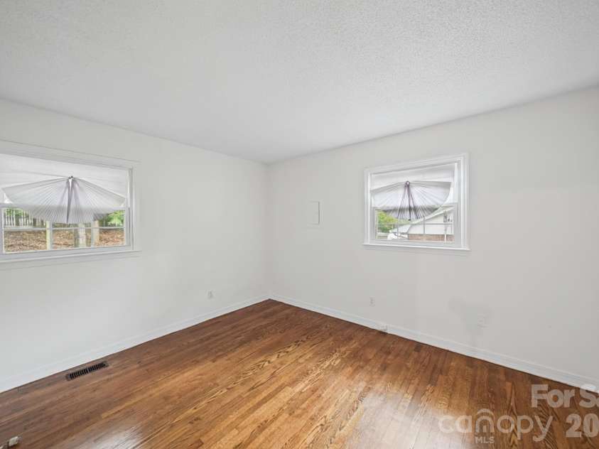 1435 Green Circle Drive, Gastonia, NC 28054.  MLS# CAR4426113, YatesRealty ID 53144. Bedroom