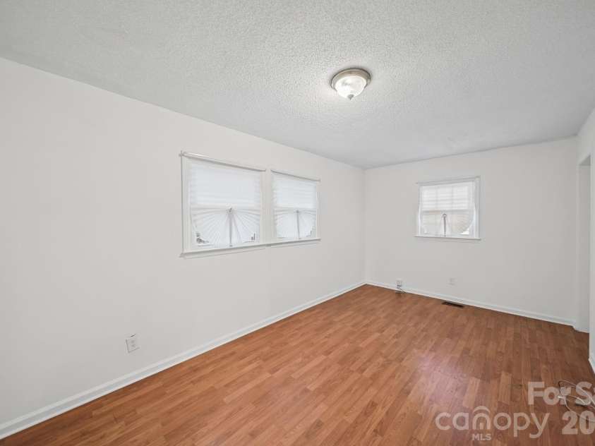 1435 Green Circle Drive, Gastonia, NC 28054.  MLS# CAR4426113, YatesRealty ID 53144. Great Room