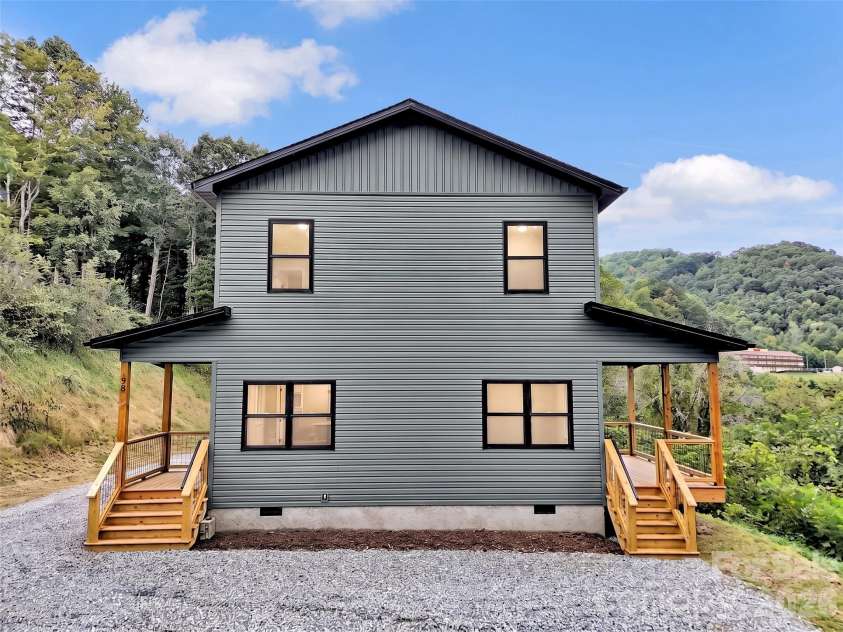 98 Mcelroy Street, Waynesville, NC 28786.  MLS# CAR4428599, YatesRealty ID 53145. 