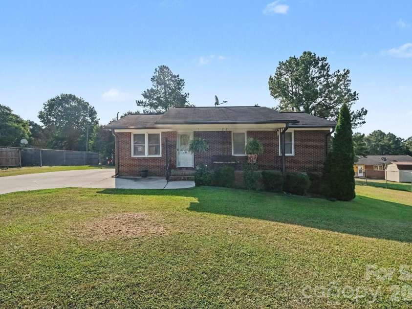 645 Pine Ridge Road, Chester, SC 29706.  MLS# CAR4427459, YatesRealty ID 53147. 