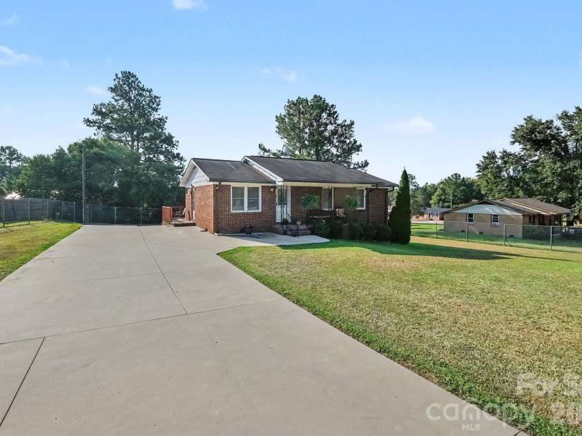 645 Pine Ridge Road, Chester, SC 29706.  MLS# CAR4427459, YatesRealty ID 53147. 