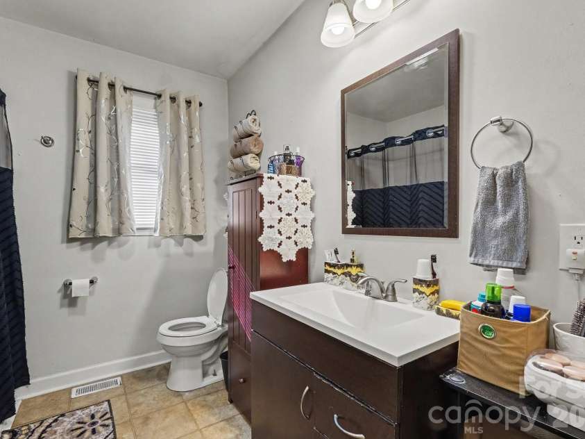 645 Pine Ridge Road, Chester, SC 29706.  MLS# CAR4427459, YatesRealty ID 53147. 