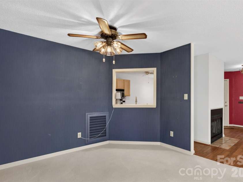 18 8th Avenue, Hickory, NC 28601.  MLS# CAR4428688, YatesRealty ID 53148. 