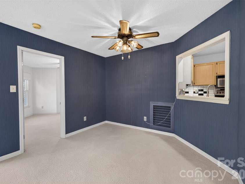 18 8th Avenue, Hickory, NC 28601.  MLS# CAR4428688, YatesRealty ID 53148. 