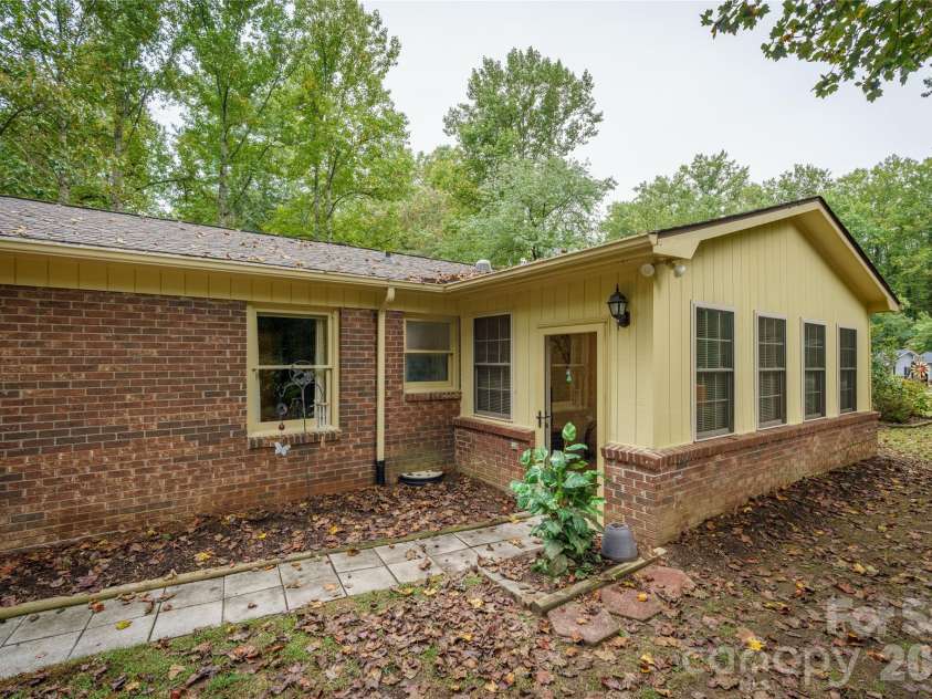 13 Foxhorn Court, Hendersonville, NC 28791.  MLS# CAR4427792, YatesRealty ID 53149. 