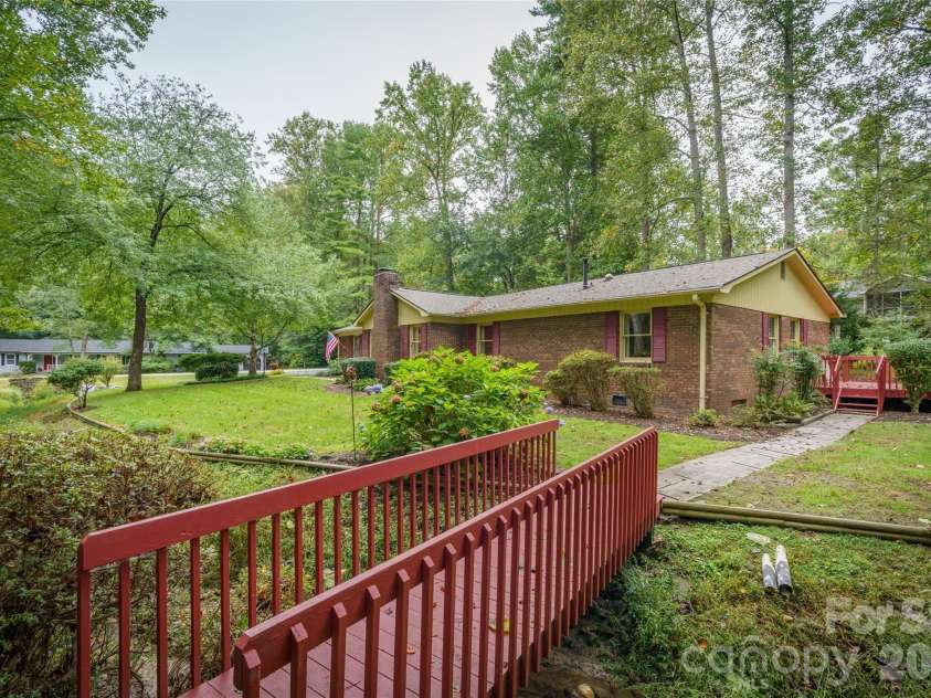 13 Foxhorn Court, Hendersonville, NC 28791.  MLS# CAR4427792, YatesRealty ID 53149. 