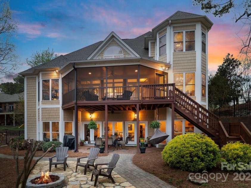 2228 Metcalf Drive, Sherrills Ford, NC 28673.  MLS# CAR4241174, YatesRealty ID 5315. 