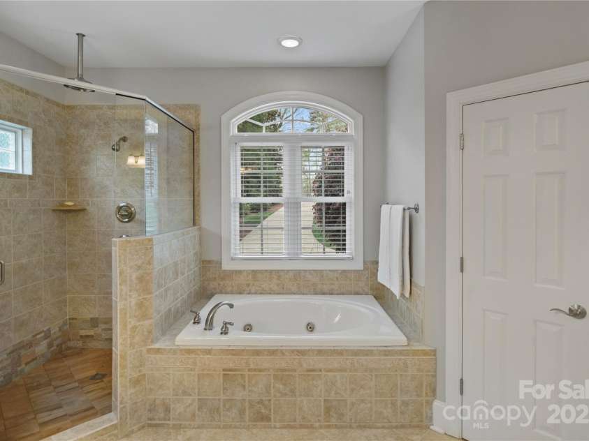 2228 Metcalf Drive, Sherrills Ford, NC 28673.  MLS# CAR4241174, YatesRealty ID 5315. 