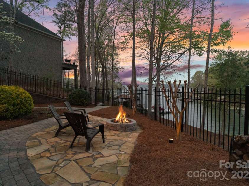 2228 Metcalf Drive, Sherrills Ford, NC 28673.  MLS# CAR4241174, YatesRealty ID 5315. 