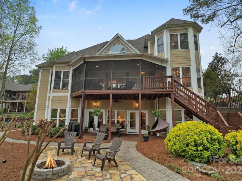 2228 Metcalf Drive, Sherrills Ford, NC 28673.  MLS# CAR4241174, YatesRealty ID 5315. 