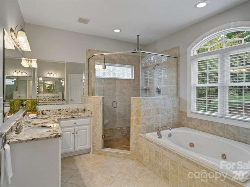 2228 Metcalf Drive, Sherrills Ford, NC 28673.  MLS# CAR4241174, YatesRealty ID 5315. Primary Bathroom