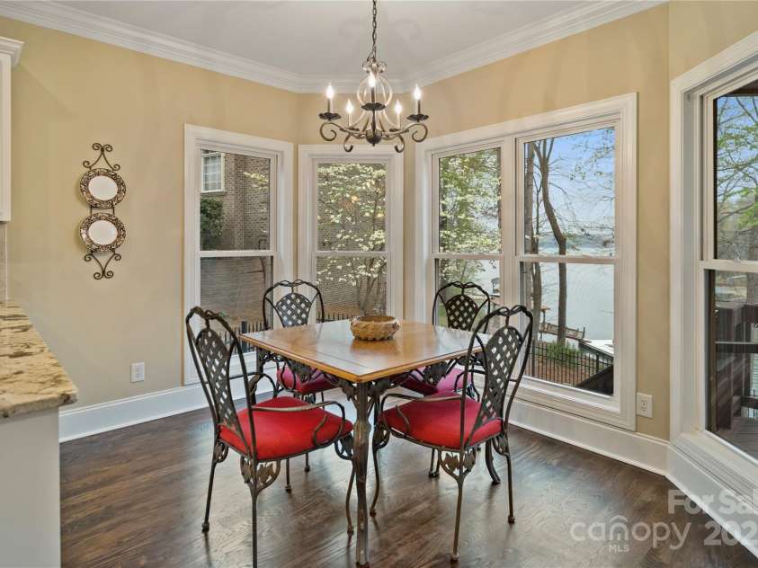 2228 Metcalf Drive, Sherrills Ford, NC 28673.  MLS# CAR4241174, YatesRealty ID 5315. VIEWS