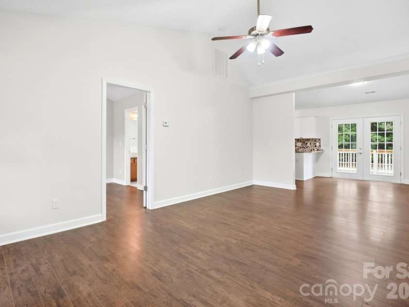 5075 Drake Pond Lane, Rock Hill, SC 29732.  MLS# CAR4425046, YatesRealty ID 53150. 